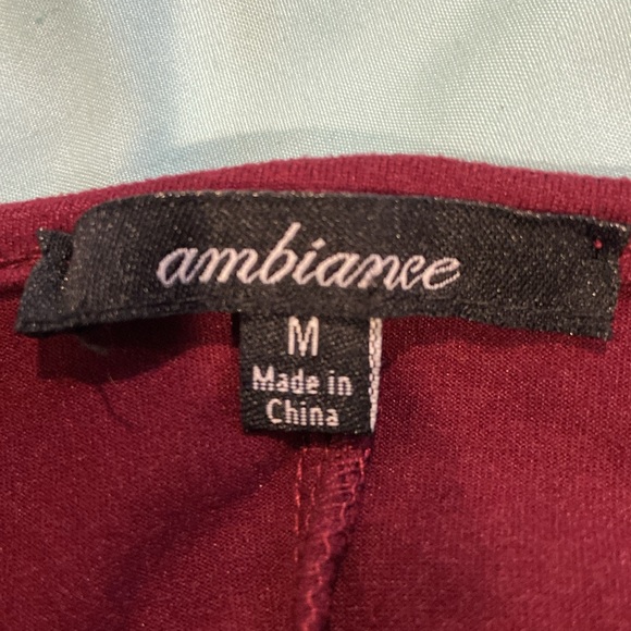 Maroon dress. - Picture 3 of 5